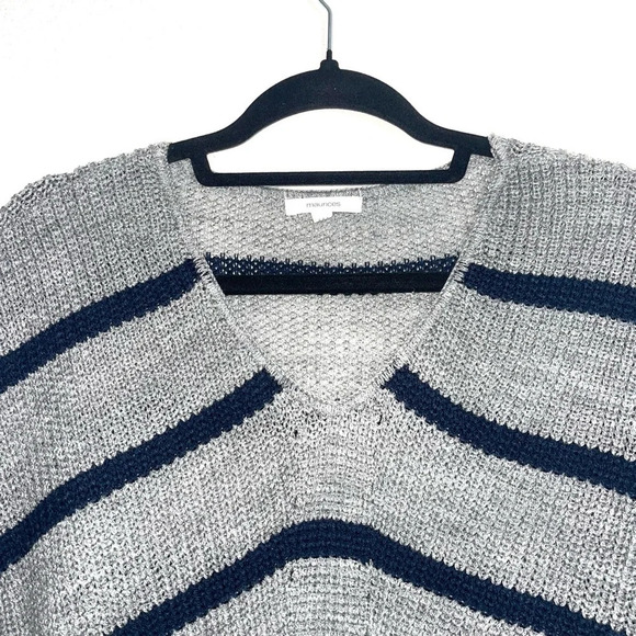 Maurices Heather Gray & Navy Blue Striped V-neck Knit Sweater Small Women’s - Picture 3 of 11